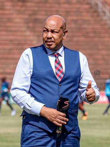 SAD NEWS 💔 Phumlani Msibi legendary sports Commentator,Presenter and anchor on Super sports Tv has passed away 🥹 He was born on 15 December 1967 in Duran ,Mr Msibi died on Friday