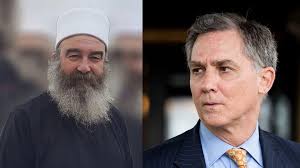 مكالمة فيديو بين سيناتور أمريكي والشيخ حكمت الهجري! أجرى النائب الجمهوري  "فرينش هيل" اتصالاً مع الرئيس الروحي للموحدين الدروز في #السويداء الشيخ  #حكمت_الهجري وذلك في ظل الاحتجاجات التي تشهدها المحافظة "هيل" استفسر