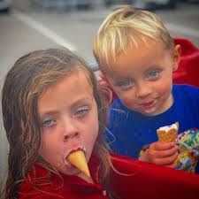 Amanda Stamp's Instagram, Twitter & Facebook