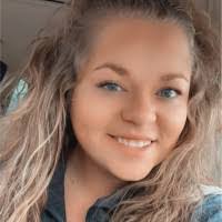 Emily Linn's Instagram, Twitter & Facebook