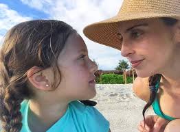 ¿quién fue el amor imposible de eric del castillo? Iran Castillo Y Las Fotos Junto A Su Hija Irka Que Enternecen Las Redes Sociales America Noticias