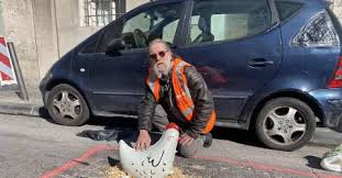 À Marseille, les motards sur les routes pour traquer les nids-de-poule