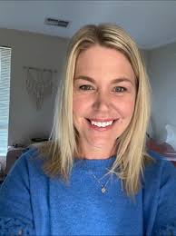 𝙂𝙀𝙏𝙏𝙄𝙉𝙂 𝙏𝙊 𝙆𝙉𝙊𝙒 𝙔𝙊𝙐𝙍 𝙎𝙏𝘼𝙁𝙁 Our next introduction is  Ms Jade McAlpine. Jade is teaching our Year 2 students, and as she is super  passionate about art I'd say we'll be seeing