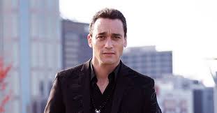 Find sandrine quetier stock photos in hd and millions of other editorial images in the shutterstock collection. Jean Baptiste Guegan Heureux Sur Une Photo Avec Le Groupe De Sa Premiere Partie En Tournee