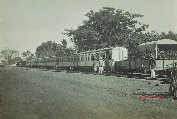 Passenger Trains Pulled By Steam Engines Bombay - 3 PCs 1900 - Past-India
