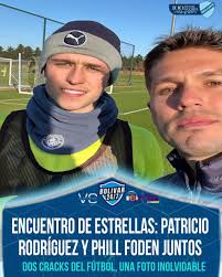 Inglaterra 🏴󠁧󠁢󠁥󠁮󠁧󠁿 🤩🤩🤩ENCUENTRO DE ESTRELLAS: PATRICIO RODRÍGUEZ  Y PHILL FODEN JUNTOS 🙌⚽💙 Un momento inolvidable en los predios del  Manchester City. Patricio Rodríguez no desaprovechó la oportunidad de  sacarse una foto con