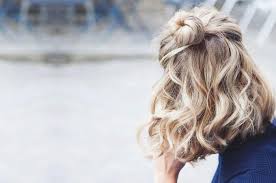 38453 likes · 1599 talking about this. Moda Capelli Come Realizzare Un Half Bun Perfetto Blog Di Moda