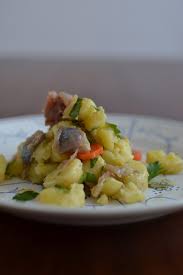 Simple Comme Une Salade De Pommes De Terre Au Hareng Fume De Chez Petrossian Hareng Fume Salade Pomme De Terre Et Salade Pomme
