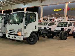 A list of cars and trucks has an item that says مرسيدس/رأس تريلة/رأس شاحنة. Ø³ÙŠØ§Ø±Ø© Ù†ÙˆØµÙ„Ù‡Ø§ Ù„ÙŠÙ† Ø¹Ù†Ø¯Ùƒ V Twitter Ø§ÙŠØ³ÙˆØ²Ùˆ Ø¯ÙŠÙ†Ø§ 2020 ÙÙ„ Ø§Ù„Ø³Ø¹Ø± 90930 Ø±ÙŠÙ€Ø§Ù„ Ø´Ø§Ù…Ù„ Ø§Ù„Ø¶Ø±ÙŠØ¨Ø© Ø±Ù‚Ù… Ø§Ù„Ø¥Ø¹Ù„Ø§Ù† 5702 Ø£Ø°ÙƒØ± Ø±Ù‚Ù… Ø§Ù„Ø¥Ø¹Ù„Ø§Ù† Ø¹Ù†Ø¯ Ø§Ù„Ø§ØªØµØ§Ù„ Ù…Ø¹ Ø®Ø¯Ù…Ø© Ø§Ù„Ø¹Ù…Ù„Ø§Ø¡ Ù„Ù…Ø²ÙŠØ¯ Ù…Ù† Ø§Ù„Ù…Ø¹Ù„ÙˆÙ…Ø§Øª ÙŠÙ…ÙƒÙ†Ùƒ