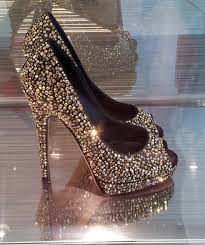 Chocolate Diamonds Diamonds Shoes Amazing Shoes 1 Diamonds With Images Diamond Shoes