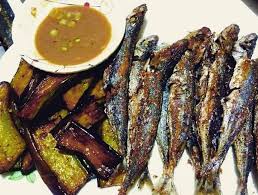 Panaskan minyak goreng dalam wajan, masukkan ikan salai lele sebentar saja (sampai garing) lalu diangkat. Semporna Dihati Ikan Basong Goreng Antara Resepi Facebook