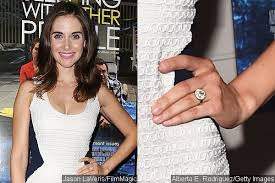 Carly waddell was a contestant on the 19th season of the bachelor. Alison Brie Is Engaged To Dave Franco Flaunts Diamond Ring