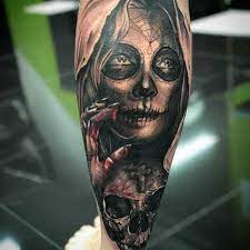 Dia de los muertos or the day of the dead is a mexican religious holiday that has grown in popularity over the years amongst those who are not mexican, catholic, or even religious. 30 Erstaunlicher Tag Der Toten Tattoo Designs Mit Bedeutungen Promi Tattoos