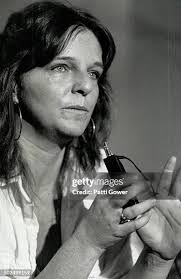 333 Linda Pet On Photos & High Res Pictures