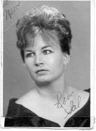 Nail lines after 40 a clear sign