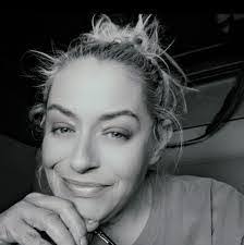 Angela Housley's Instagram, Twitter & Facebook