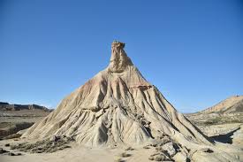 This is due in part to a rain shadow effect caused by surrounding mountains. Bardenas Reales El Desierto Del Norte Dia 3 Latitudes Infinitas