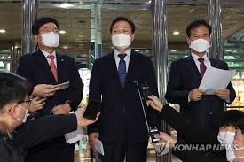 문제없다던 여성 수용자도 확진.법무부 대응 또 논란. íŒ©íŠ¸ì²´í¬ ì •ì°¨ìƒíƒœì„œ íƒì‹œê¸°ì‚¬ í­í–‰ íŠ¹ê°€ë²• ì ìš© ì•ˆ ëœë‹¤ ì—°í•©ë‰´ìŠ¤