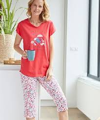Pantacourt à choisir en imprimé ou en uni. Pyjama Femme Damart