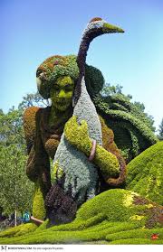 Decouvrez Les Magnifiques Sculptures Vegetales De L Exposition Internationale De Mosaiculture Art Des Jardins Sculpture Plantes Topiaires