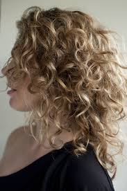 Shakira is one of the most sought after pop divas of today. Top 28 Best Curly Hairstyles For Girls Styles Weekly
