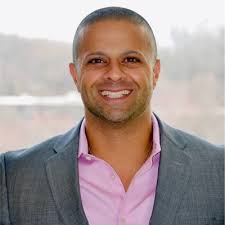 I'm happy to share that I've been promoted to Senior Video Producer at  Continental Automotive Group! Excited to explore this opportunity and  continue growing! 🎉