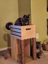 Diy Cat Scratcher Diy Cat Bed We Used Two Crates From Jo Ann Fabric And Crafts Two Dowels From Hom Cama De Gato Faca Voce Mesmo Casas Do Gato Coisas De Gato