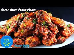 In indonesia, ayam kecap is pieces of chicken simmered in kecap manis (sweet soy sauce), spiced with shallot or onion, garlic, ginger. Sayap Ayam Pedas Manis Dengan Cita Rasa Indonesia Youtube