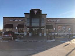 Our menu features bj's own delicious, innovative spin on your favorite foods, including deep dish pizzas, salads, sandwiches, pastas, steaks, and so much more! Craft Beer Lunch Dinner Entrees More Noblesville In 46060 Locations Bj S Restaurants And Brewhouse