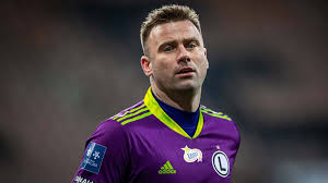 Po chwili nastąpiło także nawiązanie do czasów prezesa leśnodorskiego przy łazienkowskiej i wejściu do champions league. Artur Boruc Podpisal Nowy Kontrakt Z Legia Warszawa Polsat Sport
