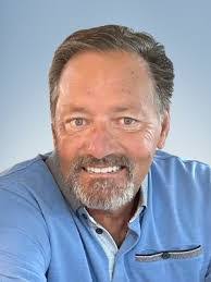 Rene Marchand's Instagram, Twitter & Facebook