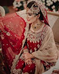 Pakistani bridal dresses are considered as incredible and stunning throughout the world. 15 Pakistani Brides Who Nailed Their Wedding Jewellery Game Asian Bridal Dresses Pakistani Bride Pakistani Bridal Wear