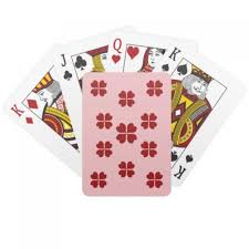 La baraja inglesa es una derivación de la baraja francesa, por lo que al igual que ésta consta de 52 cartas que se agrupan en cuatro . Juegos De Cartas Para Dos Baraja Inglesa Tengo Un Juego