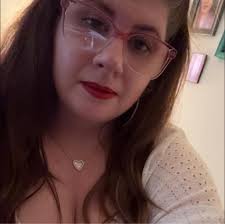 Everyone keep miss Tera Padgett in your thoughts and prayers. She lost her  wonderful grandmother today. She comes from a wonderful family and they  could use the prayers.