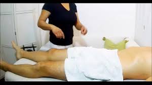 完璧なタイ式マッサージパーラーでのマッサージ手コキ