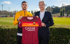 Se tifi roma leggi calciomercato.com. Roma Maglia Speciale Contro La Juventus Per Celebrare I 150 Anni Di Roma Capitale Foto Sky Sport