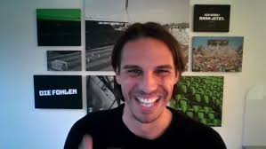 There are few lonelier places than being the team's goalkeeper, especially when. Nati Goalie Sommer Uber Die Geburt Seiner Zweiten Tochter Und Die Em