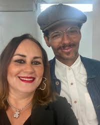 Hoy en el estreno de Teleonce me encontré con mi artista favorito Robi  Draco Rosa