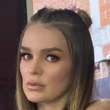 Veronica Giraldo's Instagram, Twitter & Facebook