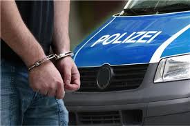 Vermutlich dieselben vandalen, die über das vergangene wochenende im gewann kreuzberg in hagelloch an gartenhäusern größere schäden anrichteten, dürften noch für einen weiteren einbruchsdiebstahl in ein gartenhaus im bereich zwischen tübingen und kreuzberg als. Schwabisches Tagblatt