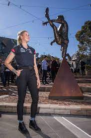 Controversy is raging over a statue of aflw player tayla harris unveiled this week at melbourne's federation square, with one footy legend calling it ludicrous and mystifying. Look To Tayla Harris Statue To Consider Michelle Payne S Defining Legacy The Maitland Mercury Maitland Nsw