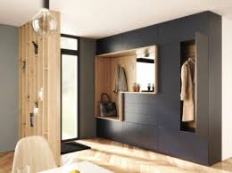 Petit Espace 12 Idees Pour Creer Une Entree La Ou Il N Y En A Pas En 2020 Idee Entree Maison Entree Maison Moderne Amenagement Entree Maison