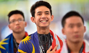 Kejayaan dua atlet paralimpik ini bukan sahaja berjaya mengharumkan nama negara, tetapi juga menjulang martabat serta nama malaysia dalam menonjolkan atlet golongan oku yang berprestasi tinggi dan berwibawa, katanya dalam kenyataan di sini pada ahad. Kurang Upaya Namun Kacak Ini 5 Jejaka Paralimpik Paling Mencuri Tumpuan Gempak