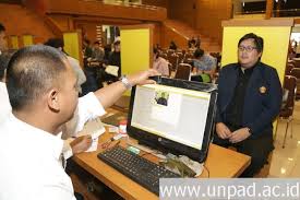 Bagi karyawan yang ingin melanjutkan kuliah di ui dapat memilih kuliah kelas ekstensi atau kelas paralel. Mahasiswa Baru Program Pascasarjana Lakukan Registrasi Administratif Universitas Padjadjaran