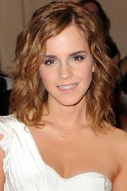 Emma watson short hair picture. Emma Watson S Best Hairstyles Emma Watson Haircuts And Hair Color