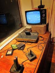 Esto se traduce en que atari volverá a desarrollar videojuegos para consolas y pc, además de seguir dando soporte a su hardware, servicios y próximamente línea de hoteles. 220 Ideas De Atari En 2021 Juegos Retro Retro Video Juego