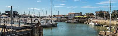 Le Port D Ars En Re Est Un Incontournable Du Village Arsenre Iledere Reisland Isladere Sun Ocean Holidays Tourism Tourisme En France Ars En Re Tourisme