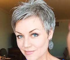 Sometimes, a small pull can go a long way in terms of a hairstyle. 20 Best Short Haircuts For Older Women Nicestyles