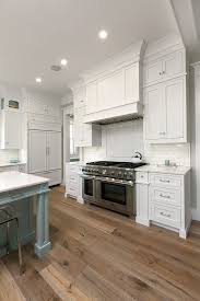 This Daniel Island South Carolina Home Built By Mah Kitchen Hood Design Kitchen Renovation Kitchen Design