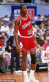 Jordan (6'6/309) becomes the fourth buckeye to declare for the draft, joining teammates nick bosa, dre'mont jones and mike weber in the spring pool. Abgeholt Vor Michael Jordan Sam Bowie War Der Grosste Nba Draft Fehler Aller Zeiten Aktuelle Boulevard Nachrichten Und Fotogalerien Zu Stars Sternchen
